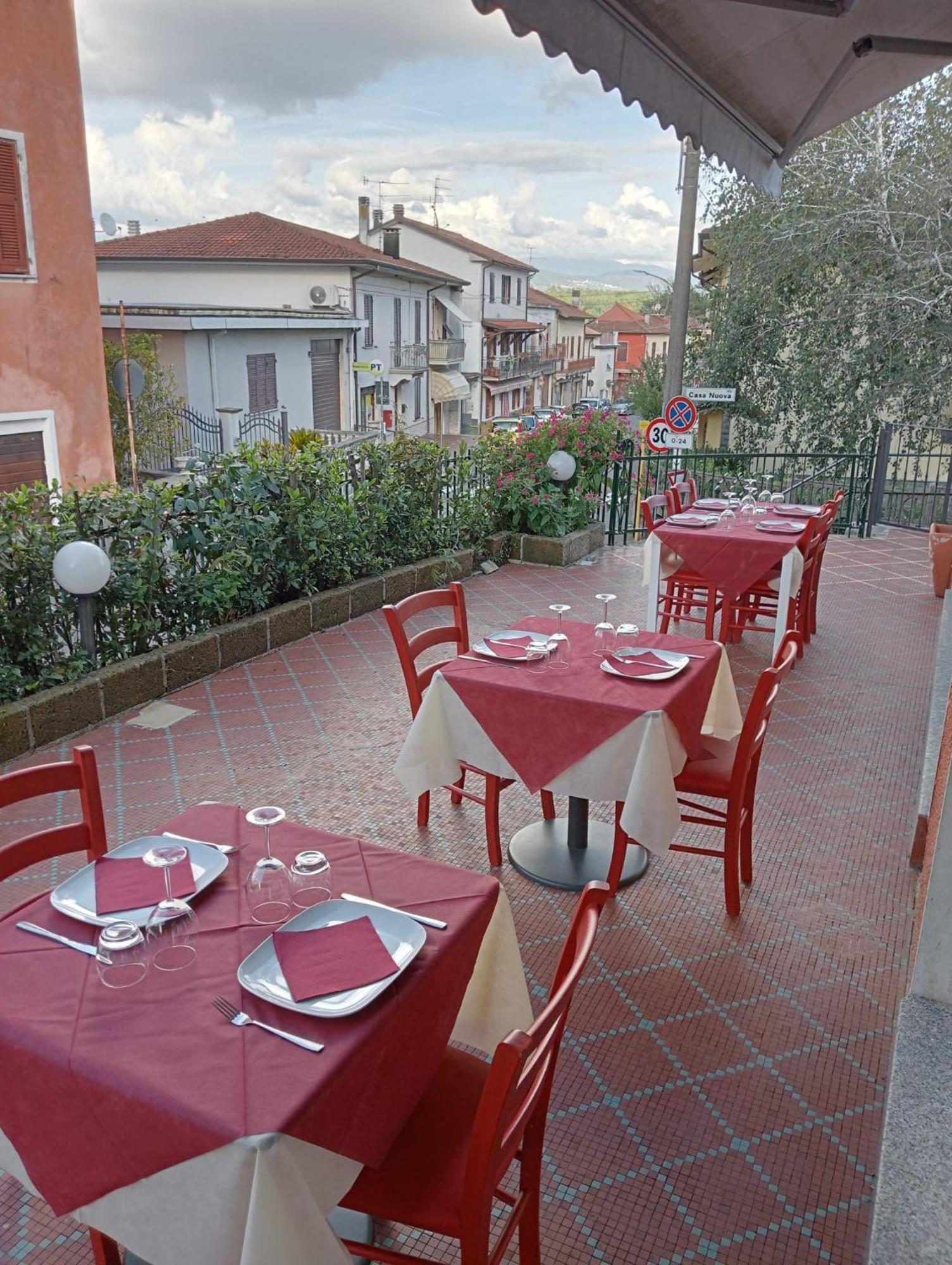 San Quirico Locanda Ristorante Pizzeria Hotel Barbarasco Exterior foto